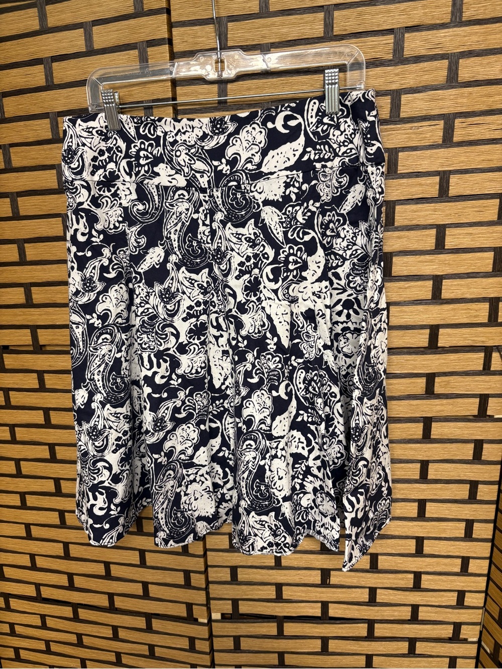 Chaps navy and white skirt size 8